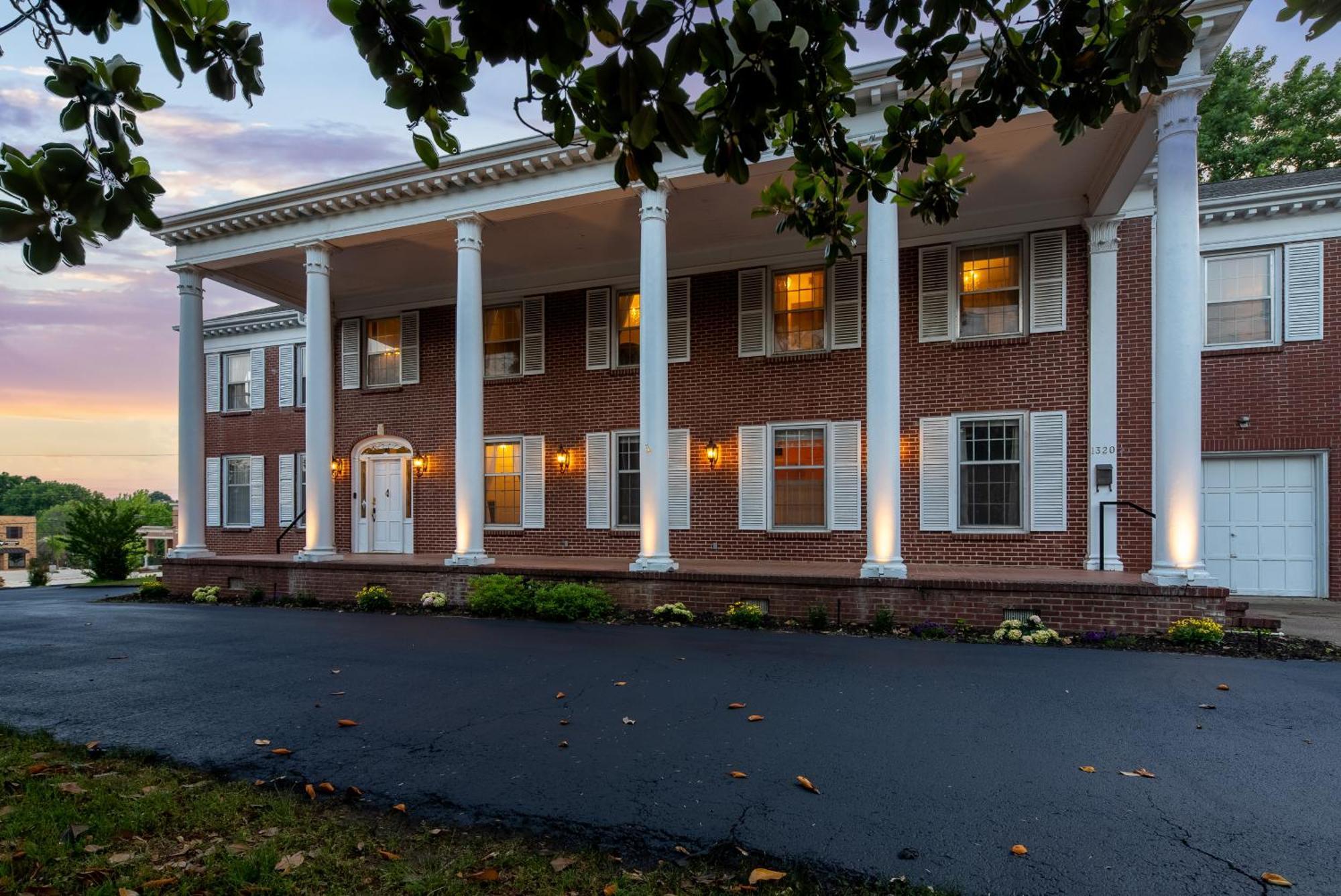 Beland Mansion-Blue Jay Suite! フォートスミス エクステリア 写真